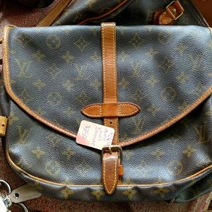 Louis vuitton samur cross body